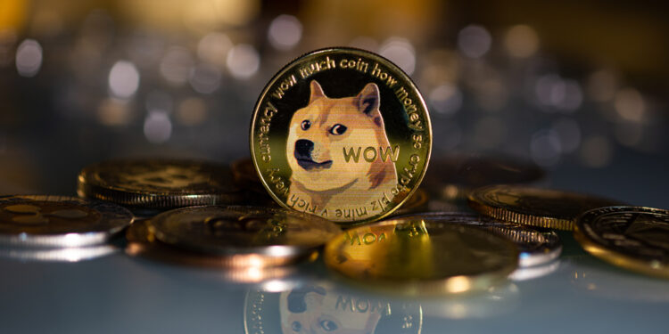 Dogecoin Slides Toward $0.10 as Large Investors Cut Exposure and Bearish Bets Build