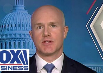 DANGEROUS: Coinbase CEO Warns Banks Are Undermining Trump’s Crypto Agenda