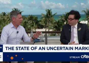 Tom Lee: Markets Will Move Higher in March But Bear Market Will Hit Later in the Year